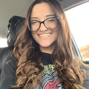 Meet your Posher, Brooke